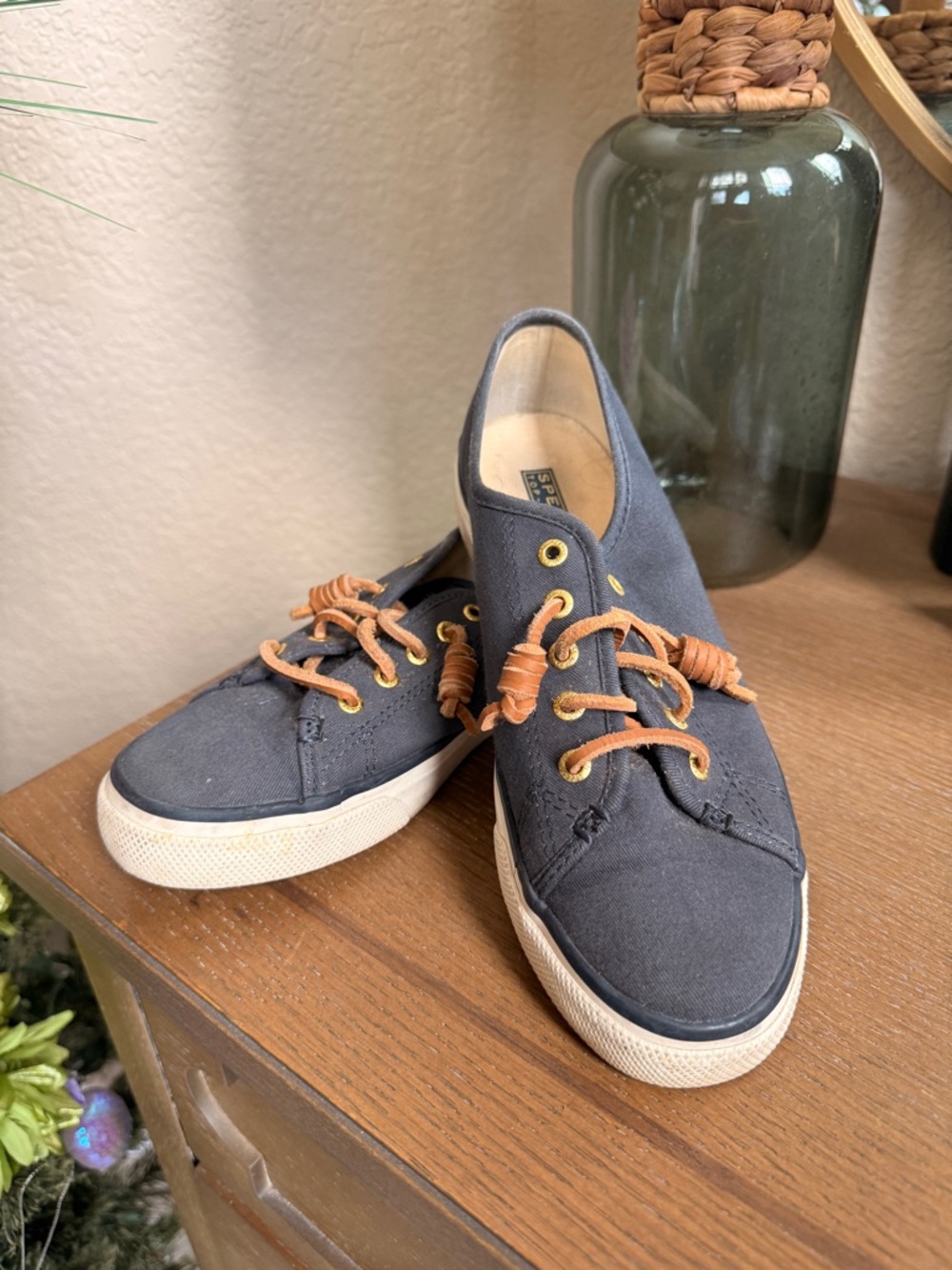 Sperry top sliders